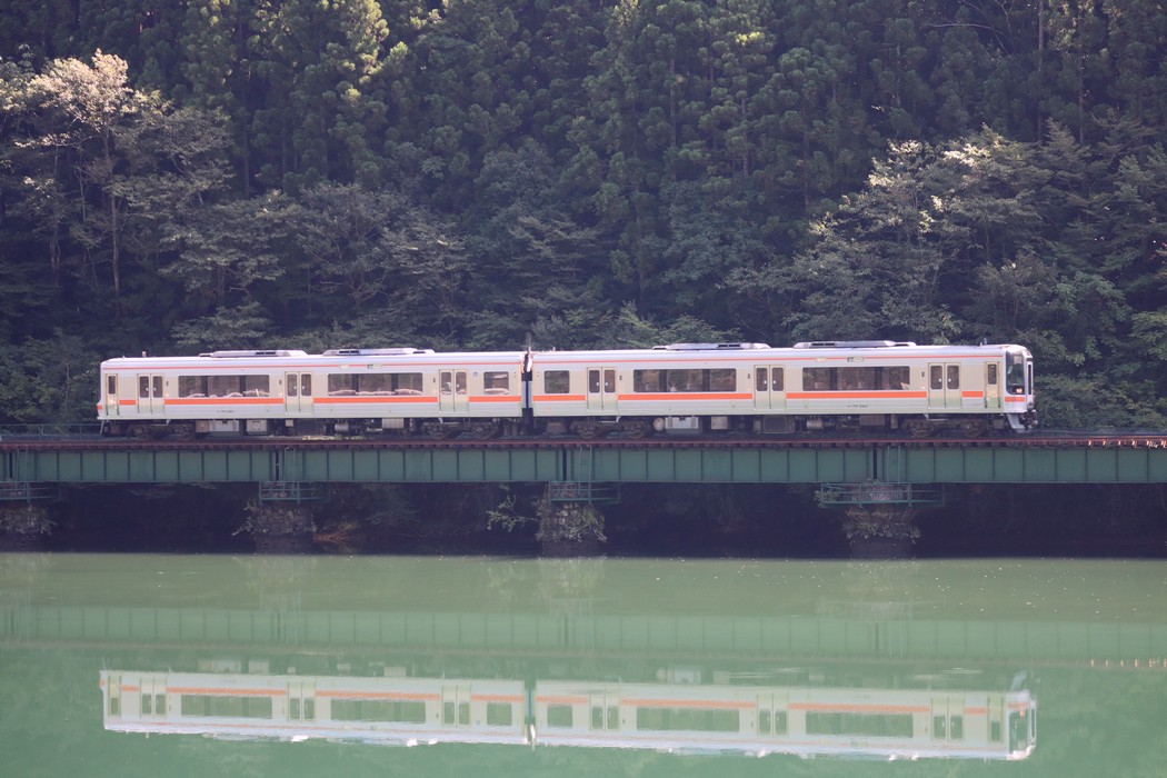 1050x700 (194,619�o�C�g)