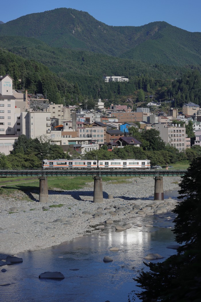 700x1050 (242,743�o�C�g)